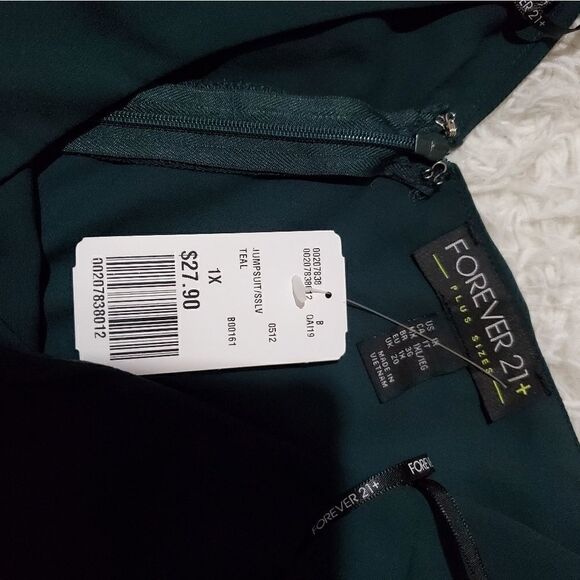 Forever 21 romper   - Picture 12 of 13